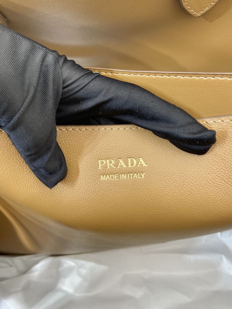 Pra*a top handle bags